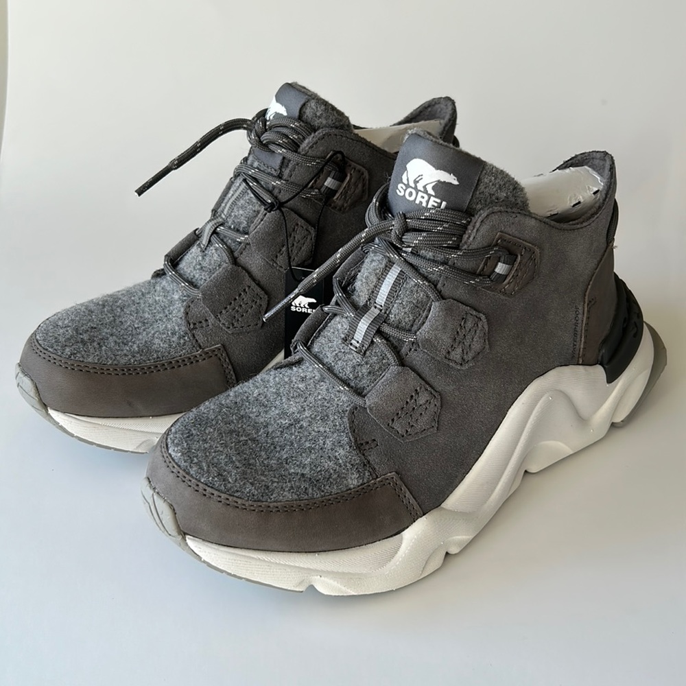 Sorel Kinetic Rnegd Caribou Quarry/Sea Salt Waterproof Athletic Shoe/Boot Sz 6.5